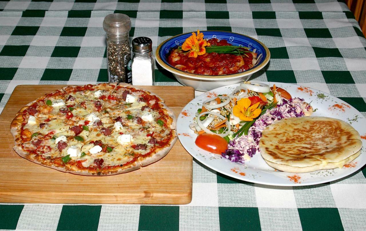 Ethels Drive Tower Of Pizza B&B 외부 사진